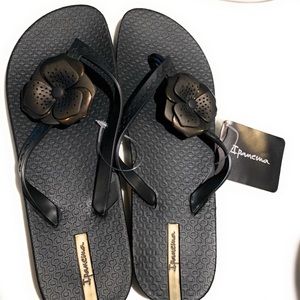 Havainas Ipanema Neo Petal Flip Flop Black